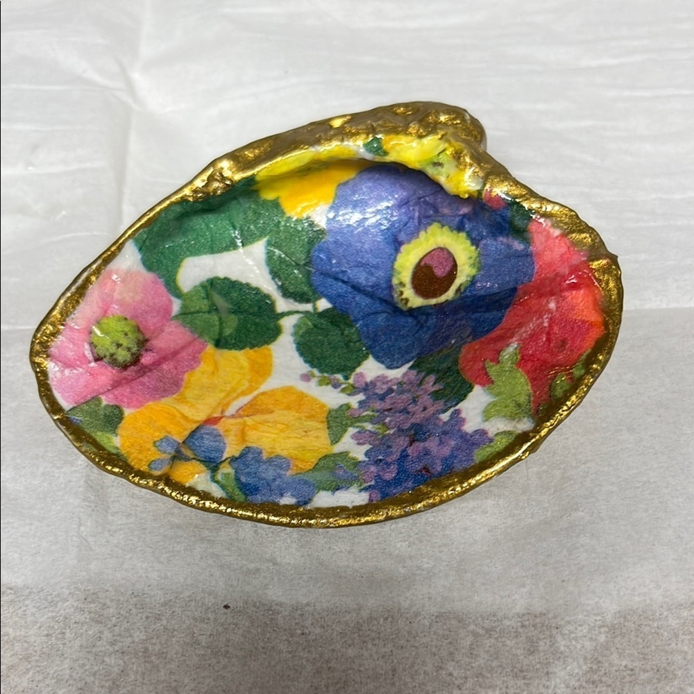 Hand Crafted Floral Gold-Trimmed Trinket Dish Shell